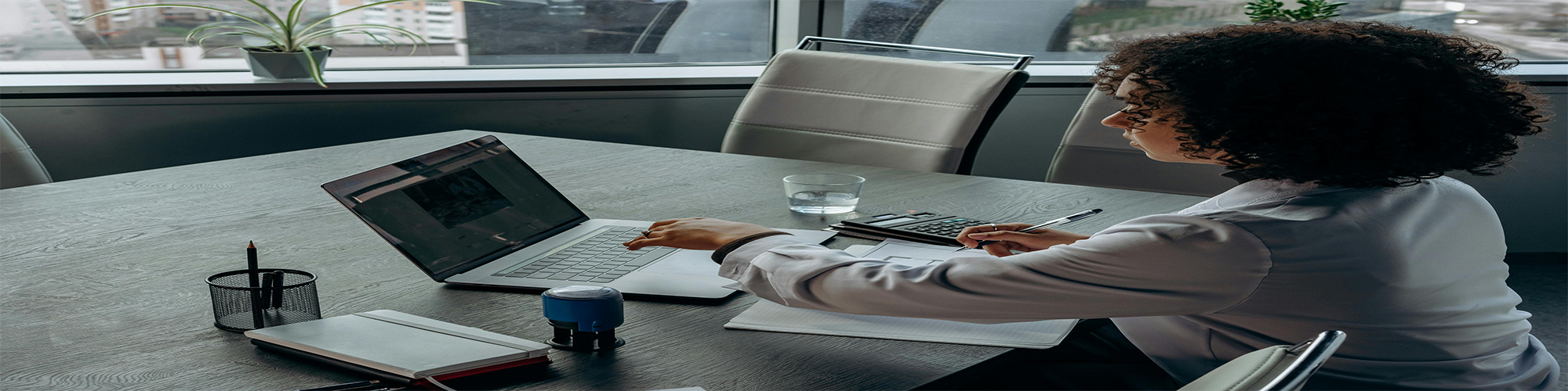 لماذا يجب أن تدرس MBA؟ أهمية ماجستير إدارة الأعمال في سوق العمل